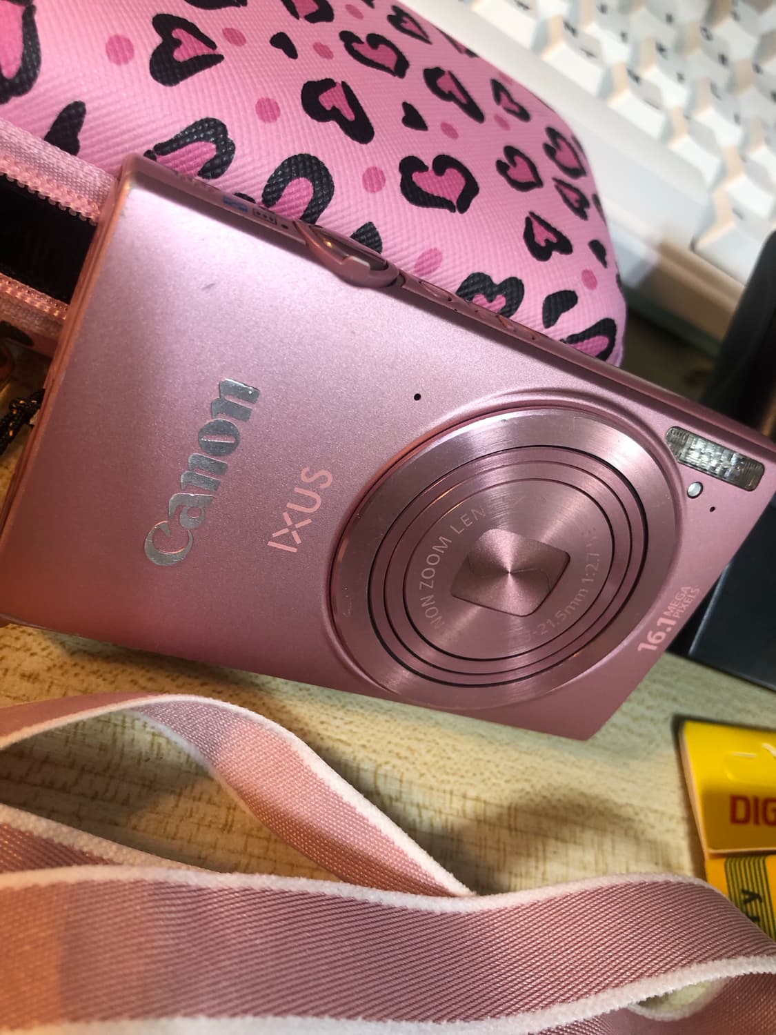 🍓딸기우유 캐논 240hs (터치 똑딱이카메라📷) 상품이미지1