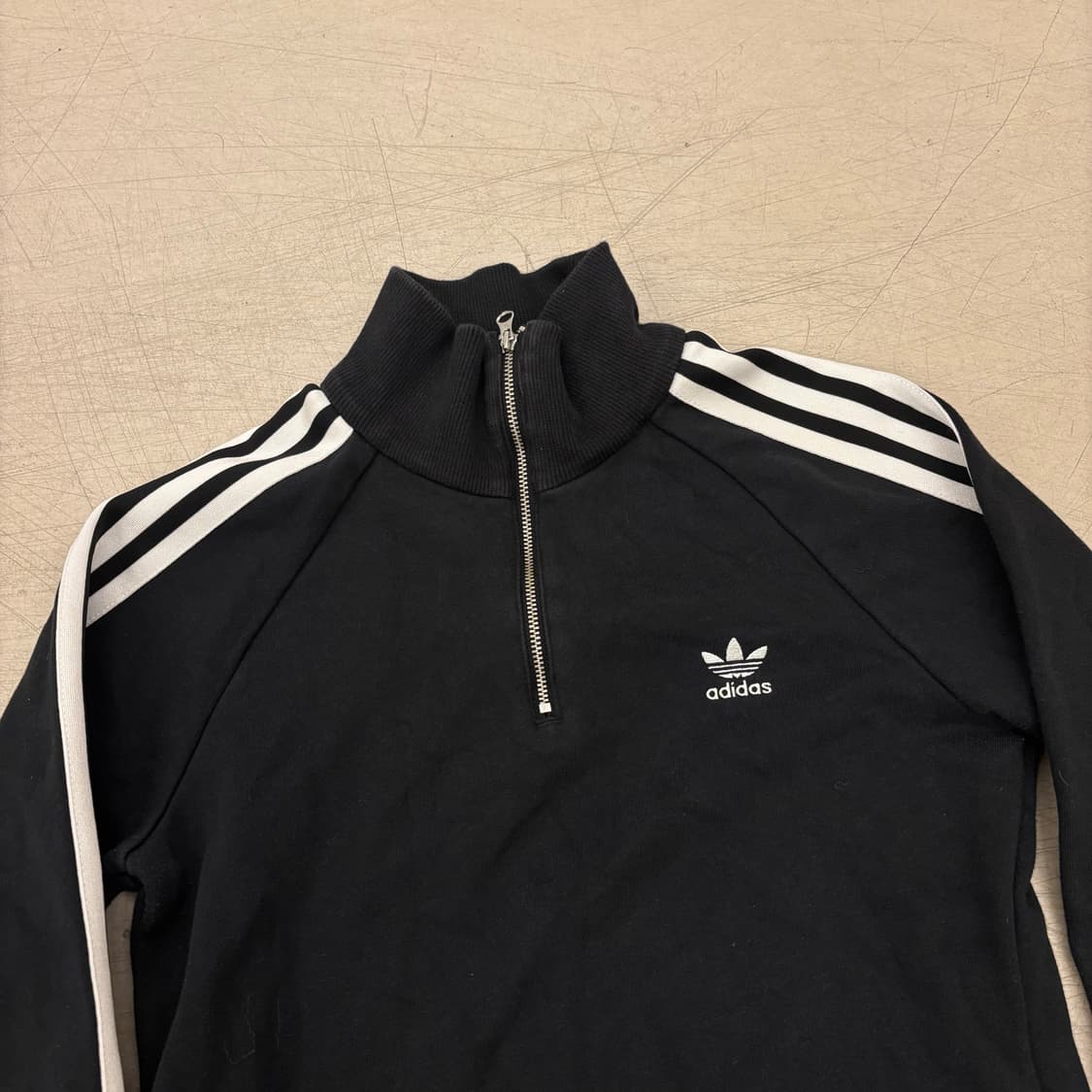 아디다스 삼선 블랙 반집업 맨투맨 상품이미지2