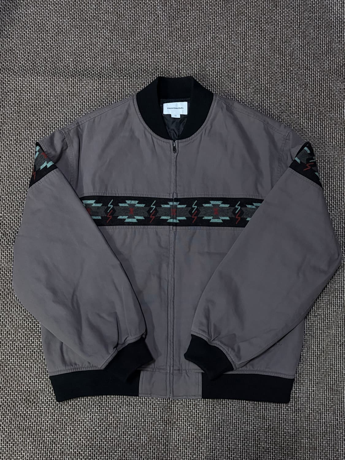 디스이즈네버댓 라인 봄버 자켓 상품이미지2