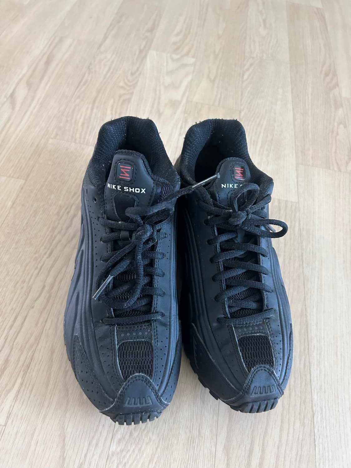 (W) 나이키 샥스 R4 블랙 상품이미지1