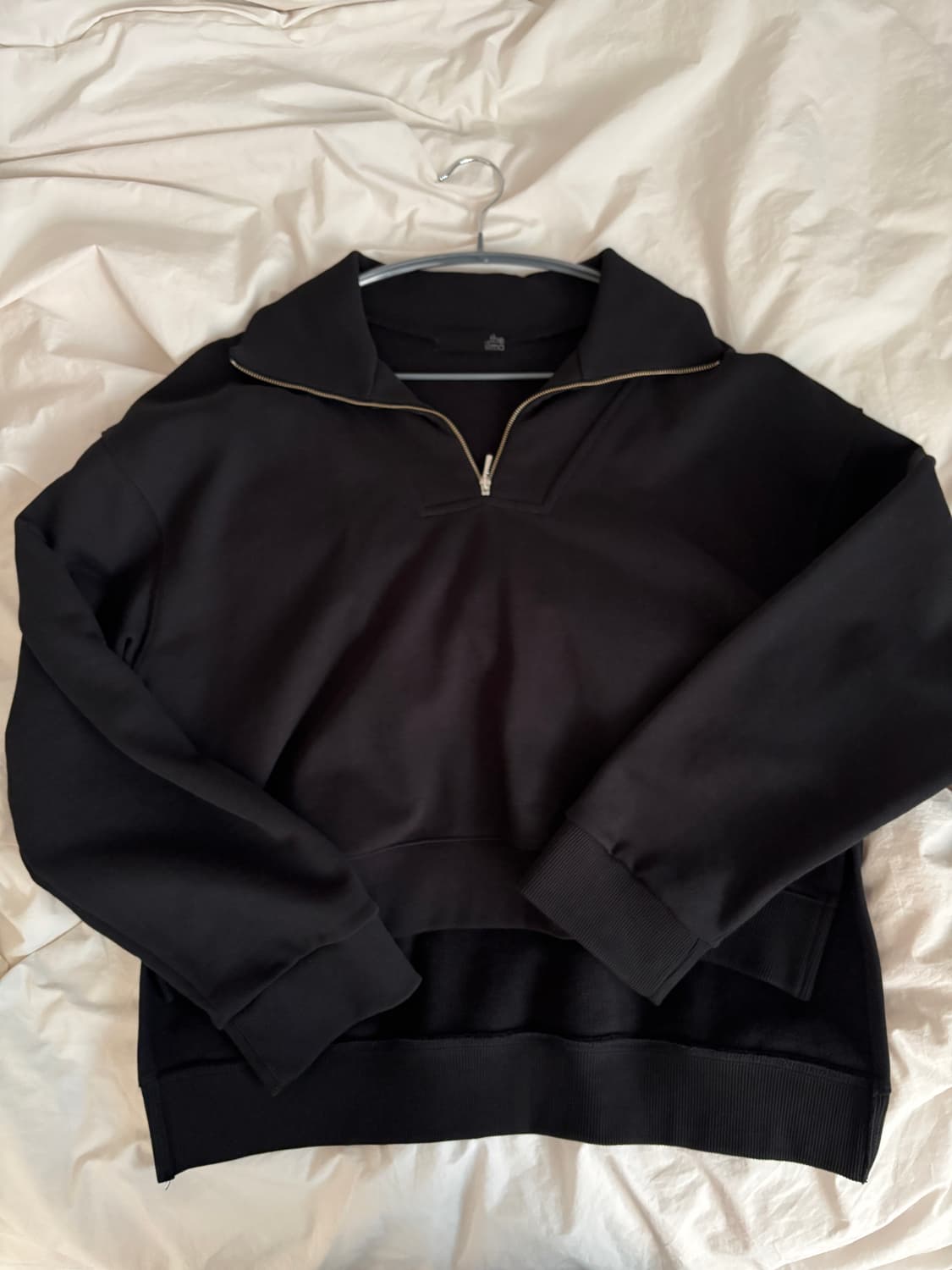 더일마 언발 반집업 맨투맨 상품이미지1