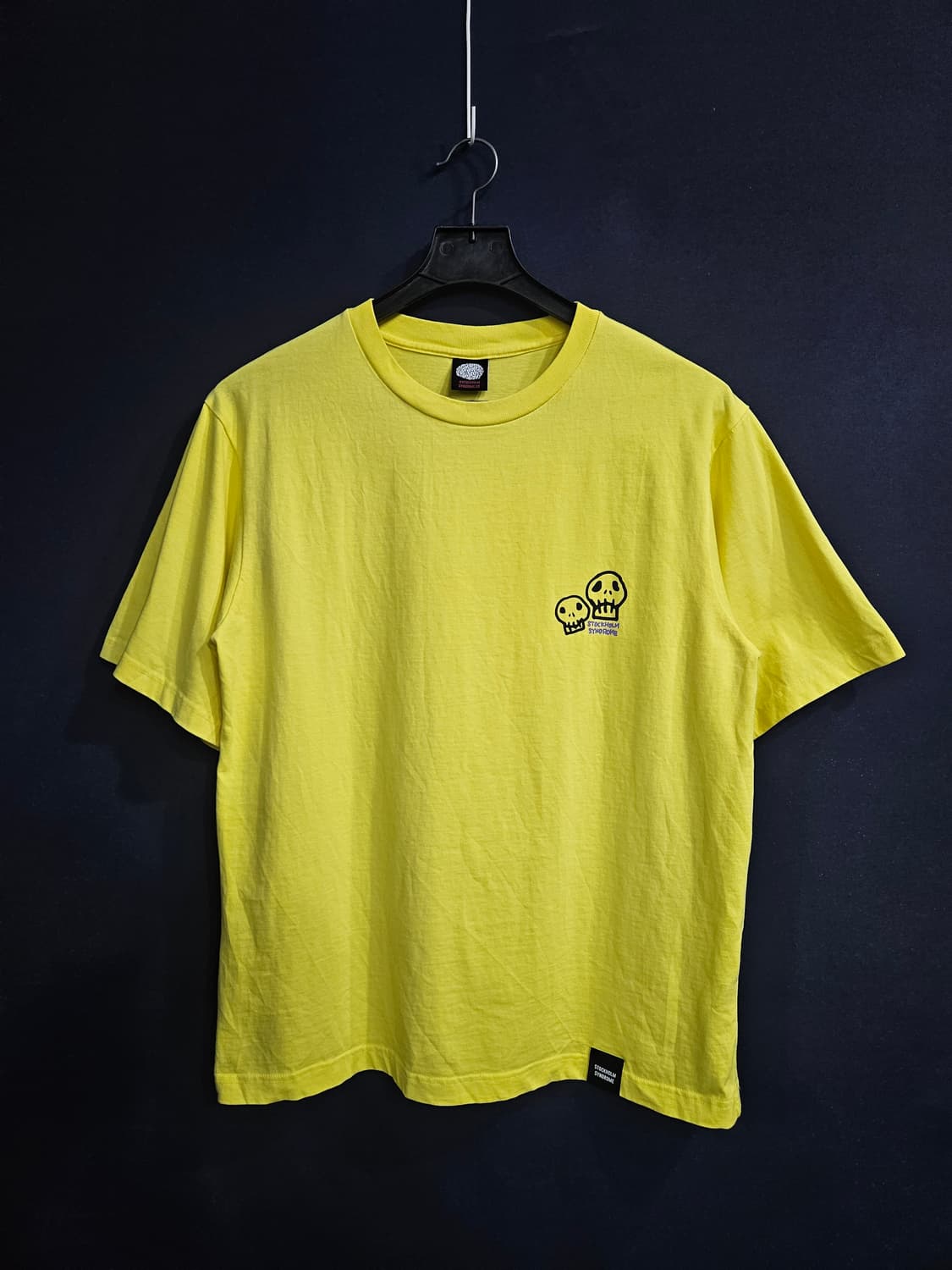 스톡홀름 프린팅 옐로우 남성 오버핏 100~105 반팔티  상품이미지1