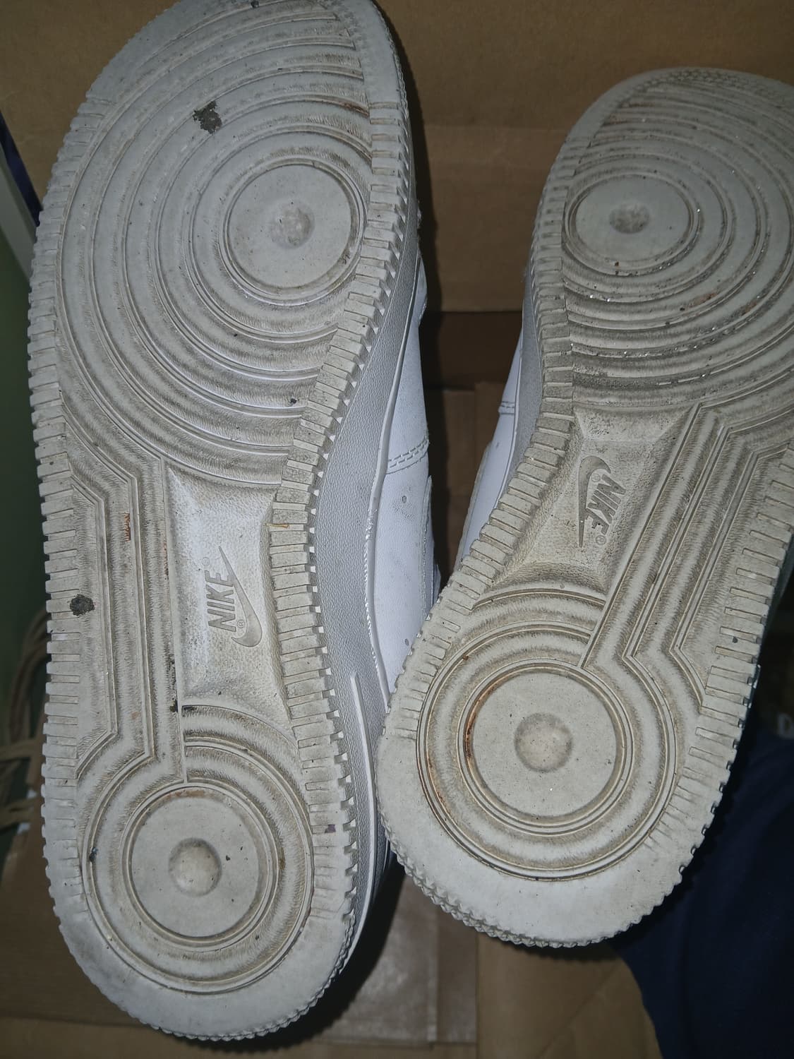 나이키 에어포스 1 흰색 판매 합니다. 상품이미지3