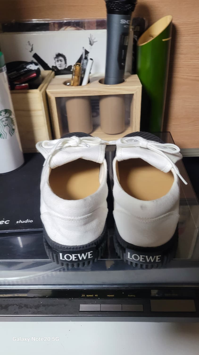 로에베 스니커즈 상품이미지3