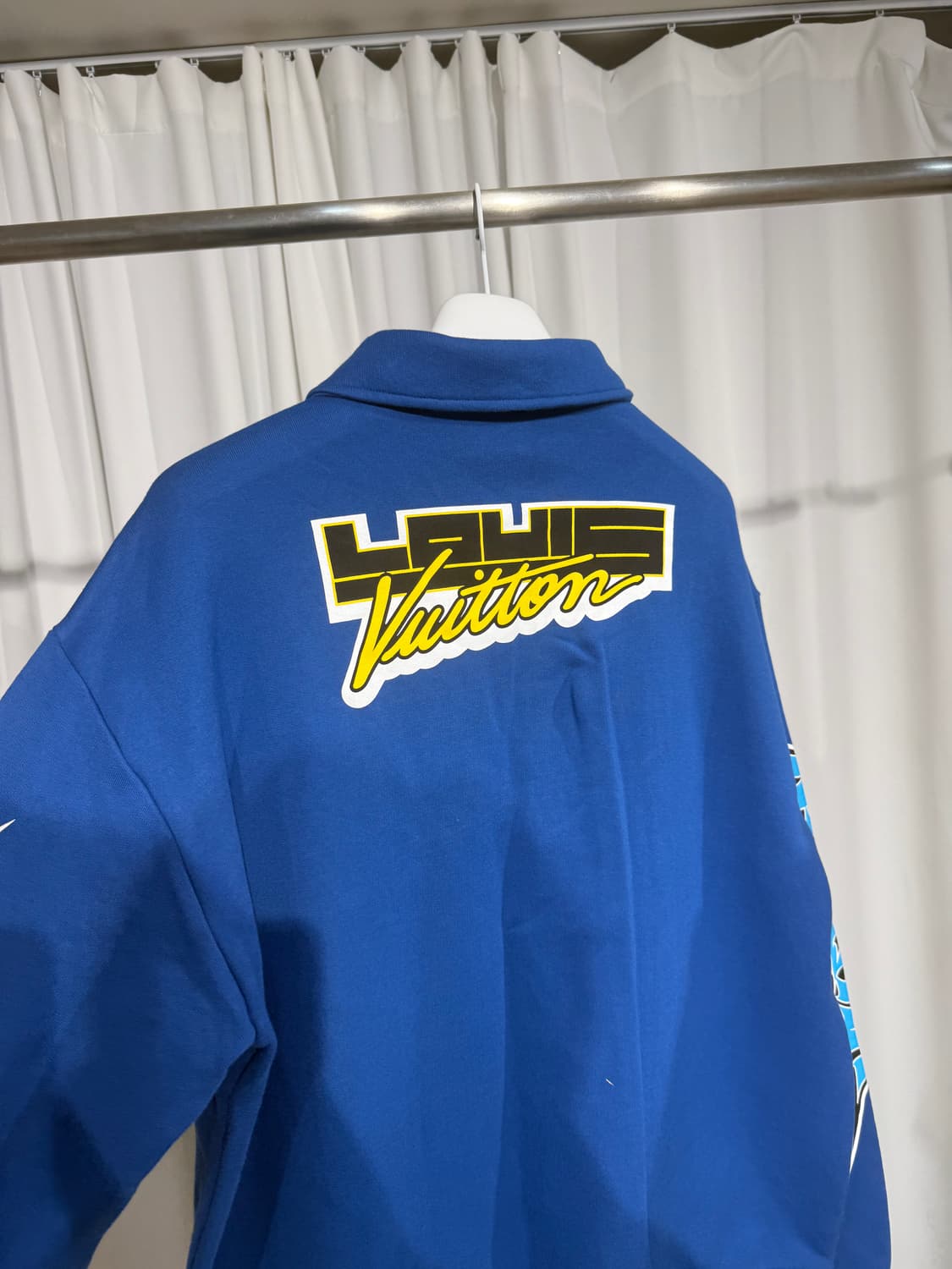 (110)루이비통 레이싱 그래비티 반집업 상품이미지3