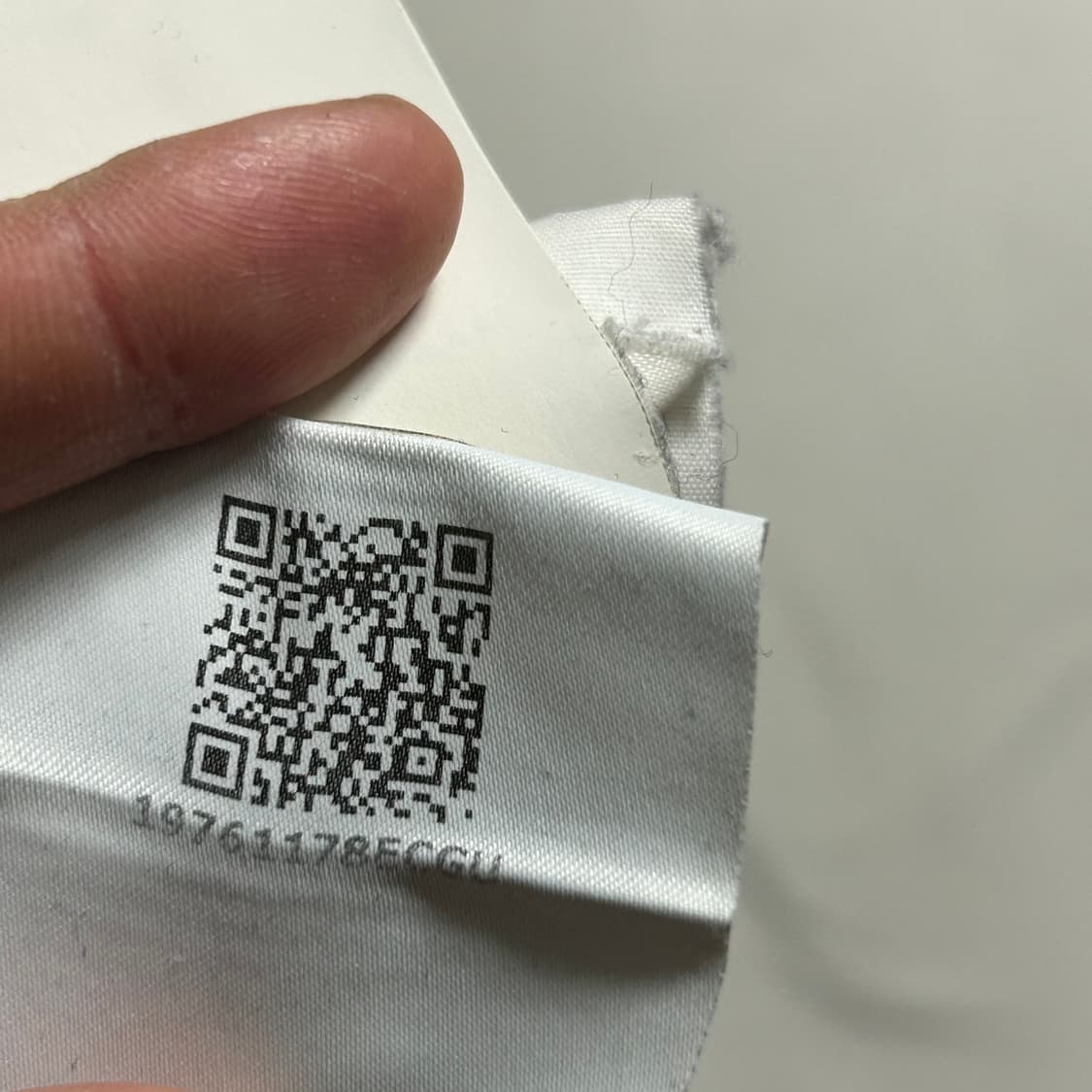 Moncler 정품인증 네이비 카라 반팔티 상품이미지5