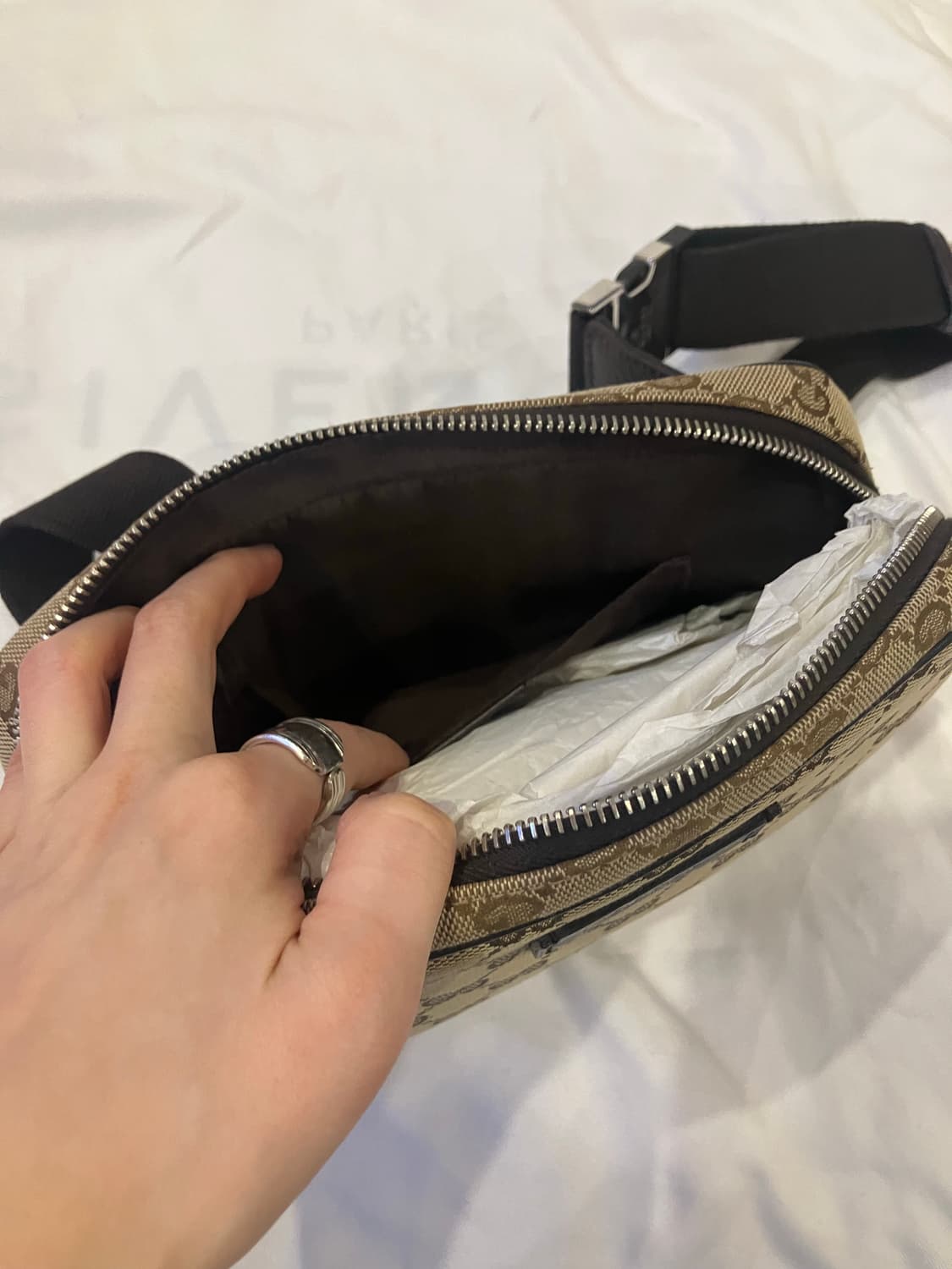 구찌 GG 수프림 캔버스 힙색 벨트백 상품이미지3