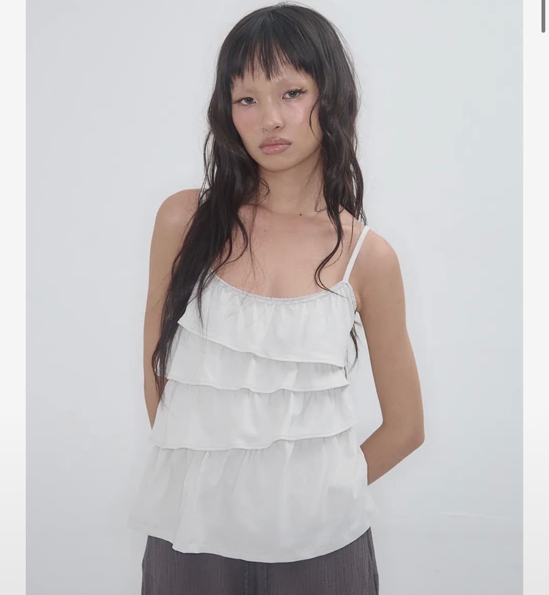 익스파이어드걸 Unbalanced Frill Cami Mist 상품이미지1