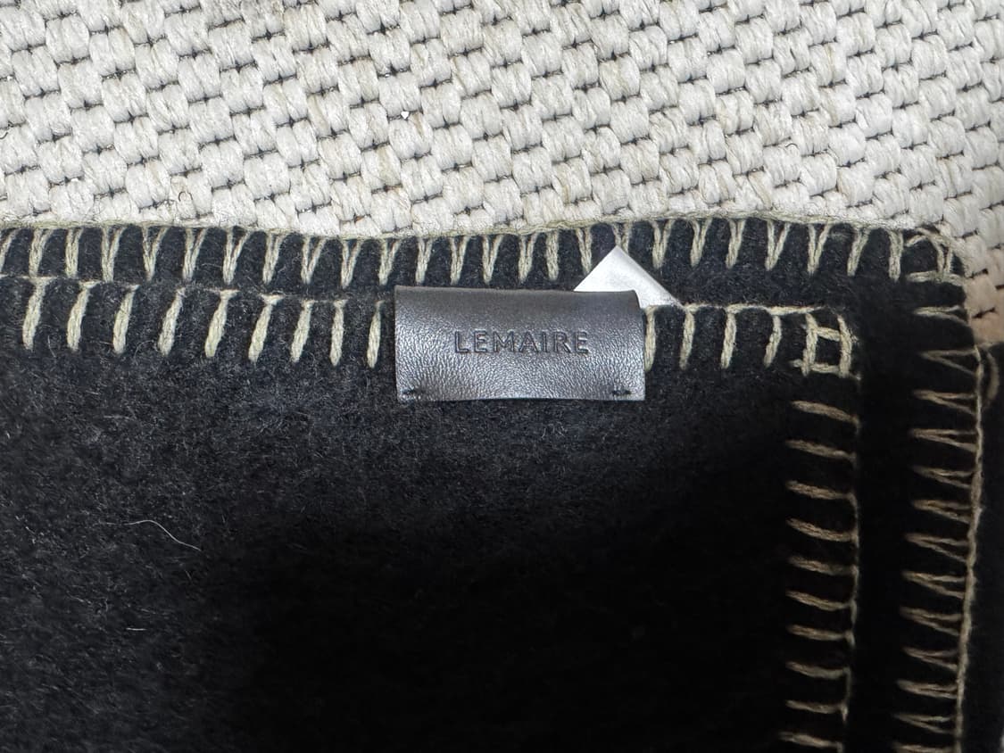 르메르 플러피 머플러 블랙 상품이미지3