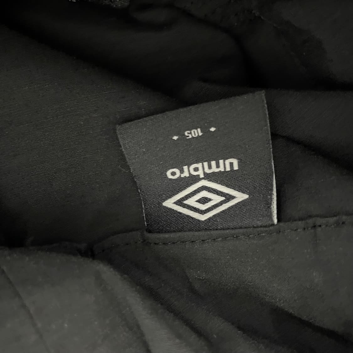 엄브로 빅로고 바람막이 상품이미지3