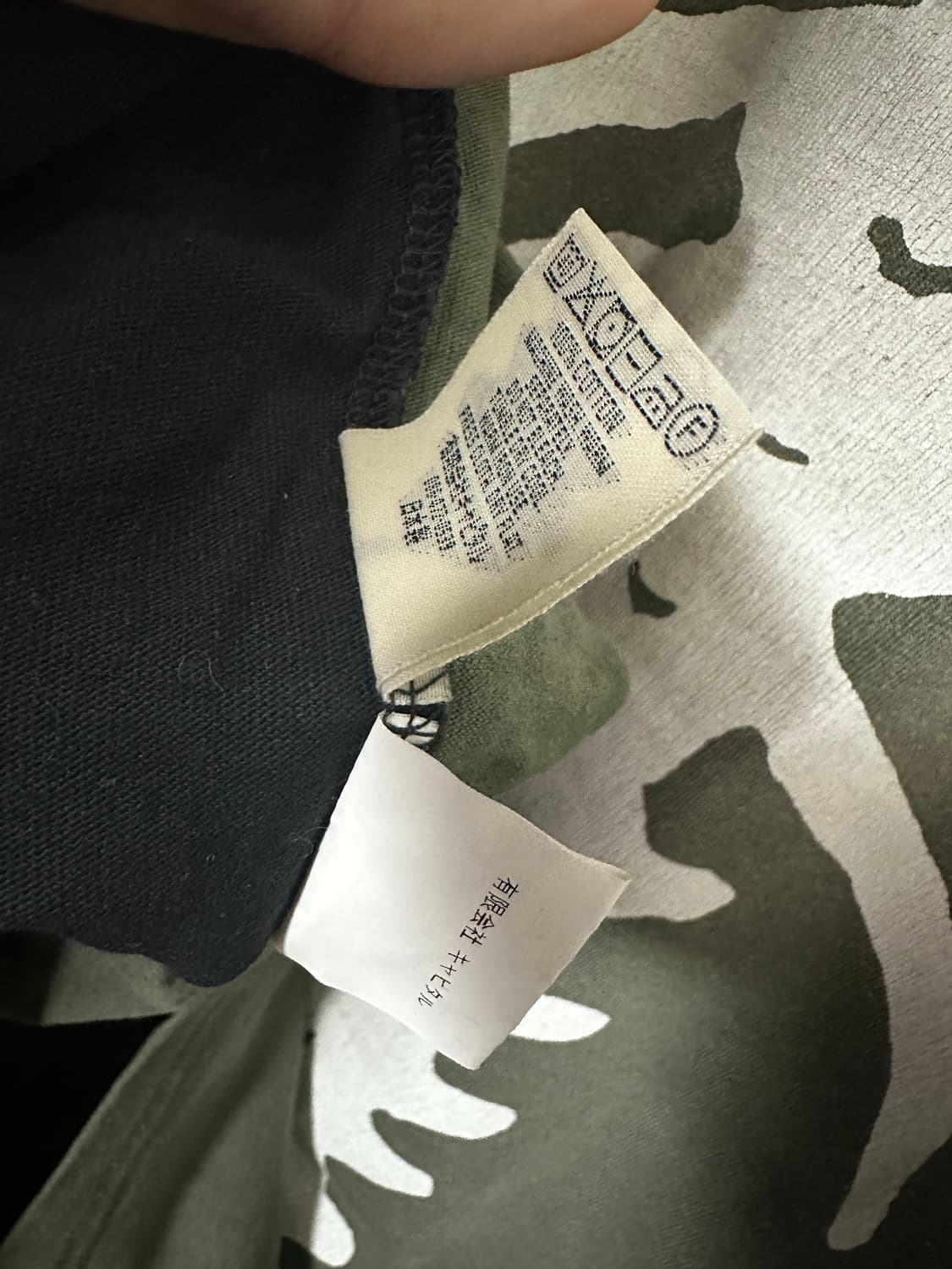 캐피탈 본 투톤 포켓 반팔티 블랙카키 상품이미지4