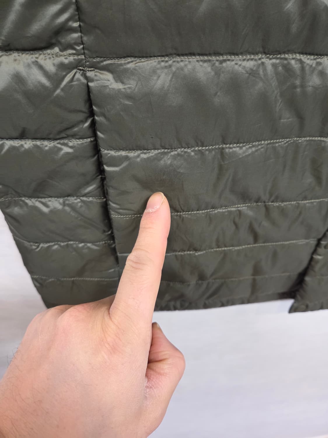 유니클로 경량패딩 조끼 L 카키  상품이미지5