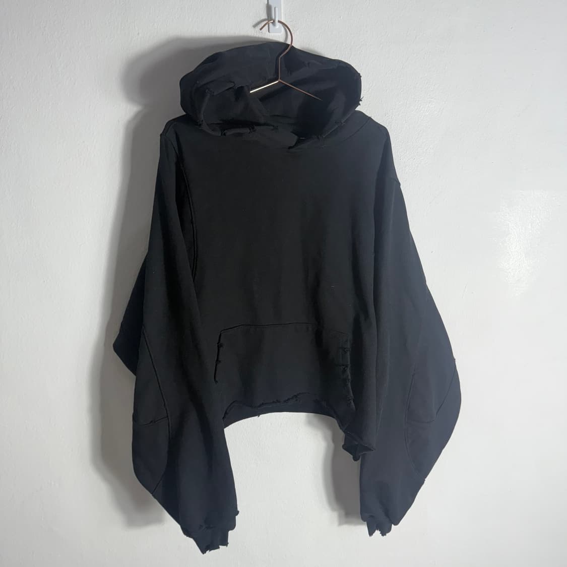 드네이지 데미지 크롭 오버핏 블랙 후드티 2 상품이미지1