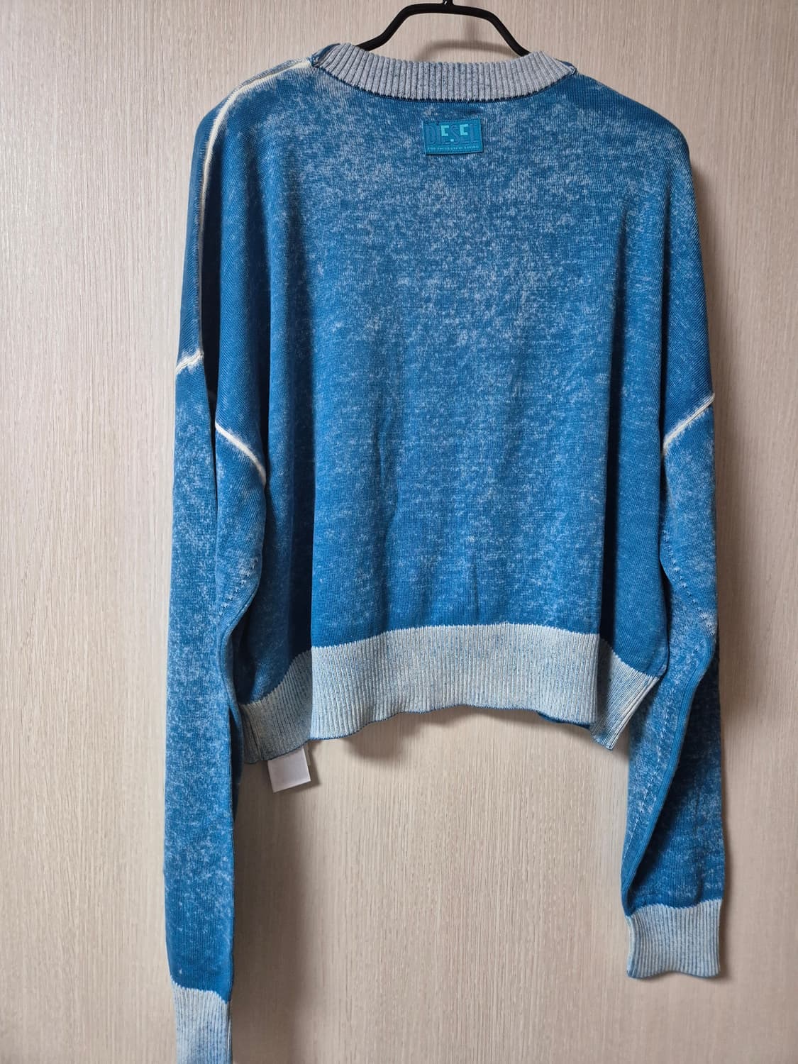 (정품) 디젤 블루 크롭 니트 새상품 22년 S 상품이미지4