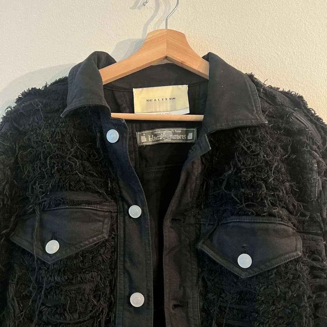 Alyx Blackmeans 디스트레스드 스터드 트러커 자켓 상품이미지2