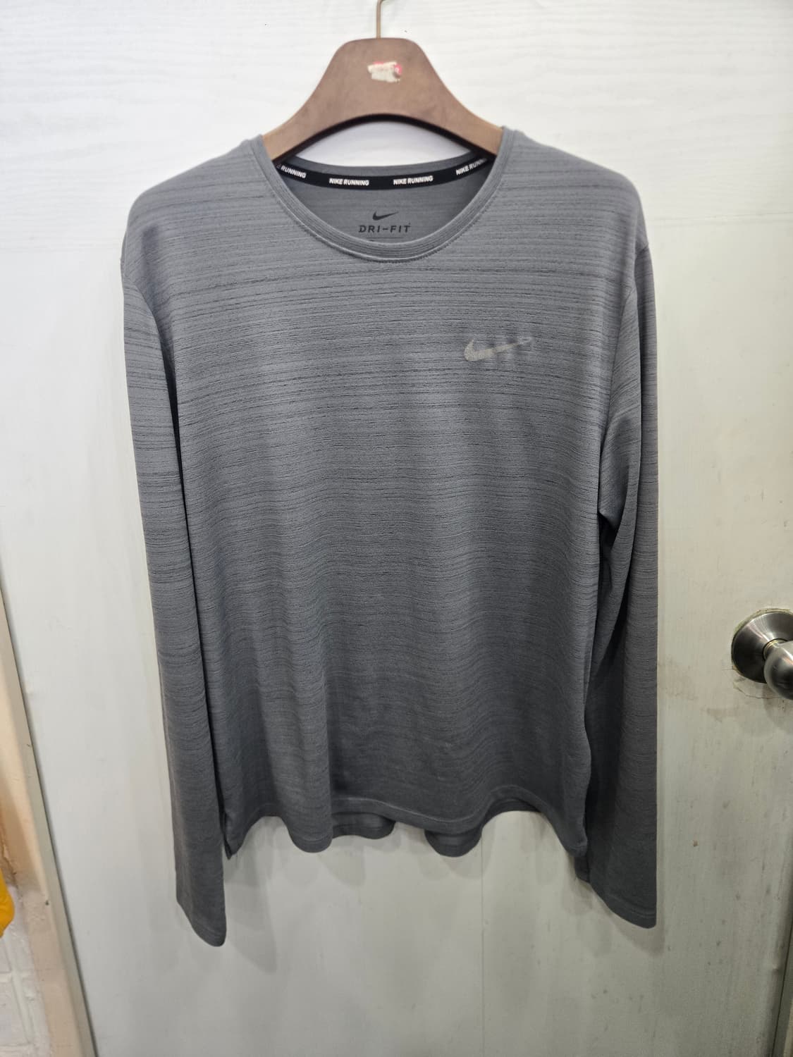 L,100 )) NIKE 나이키 러닝 드라이핏 긴팔티셔츠!~ 상품이미지1