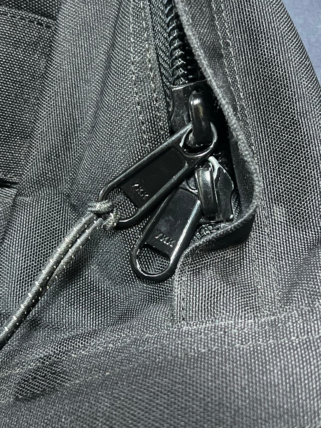 칼하트WIP 리플렉티브 킥플립 백팩 상품이미지4