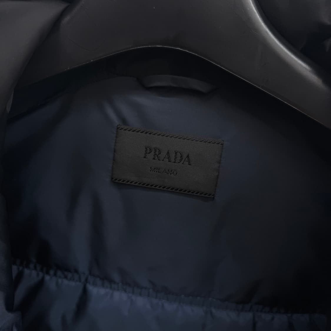 [46] 프라다 포켓 삼각로고 패딩 블랙 상품이미지5