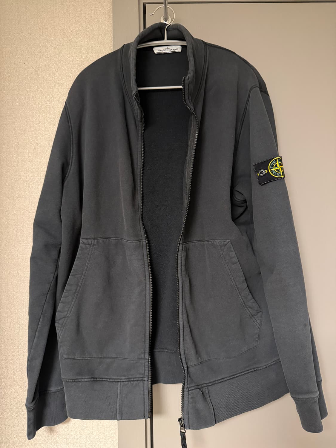 스톤아일랜드 와펜 기모 집업 가디건 (751566120 / 블랙 / 10 상품이미지3