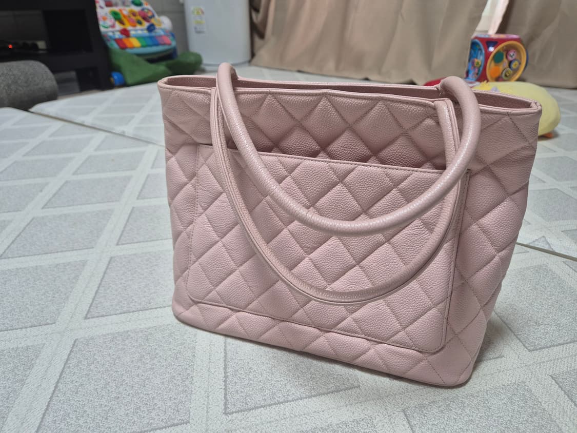 샤넬 캐비어 퀼팅 토트백 상품이미지2