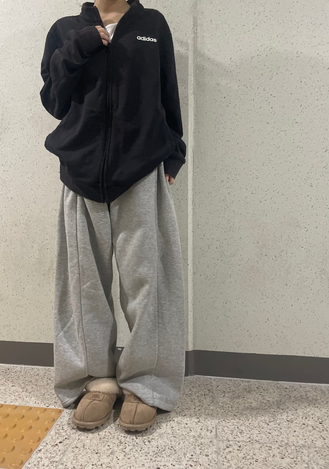 아디다스 빅로고 후드집업 상품이미지3