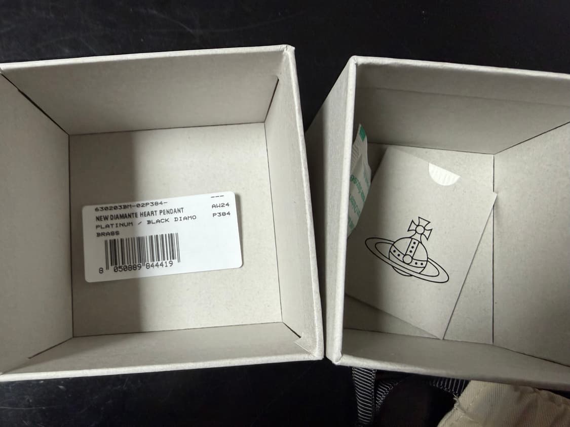 비비안웨스트우드 뉴 디아망떼 하트 펜던트 목걸이 실버 블랙 상품이미지4