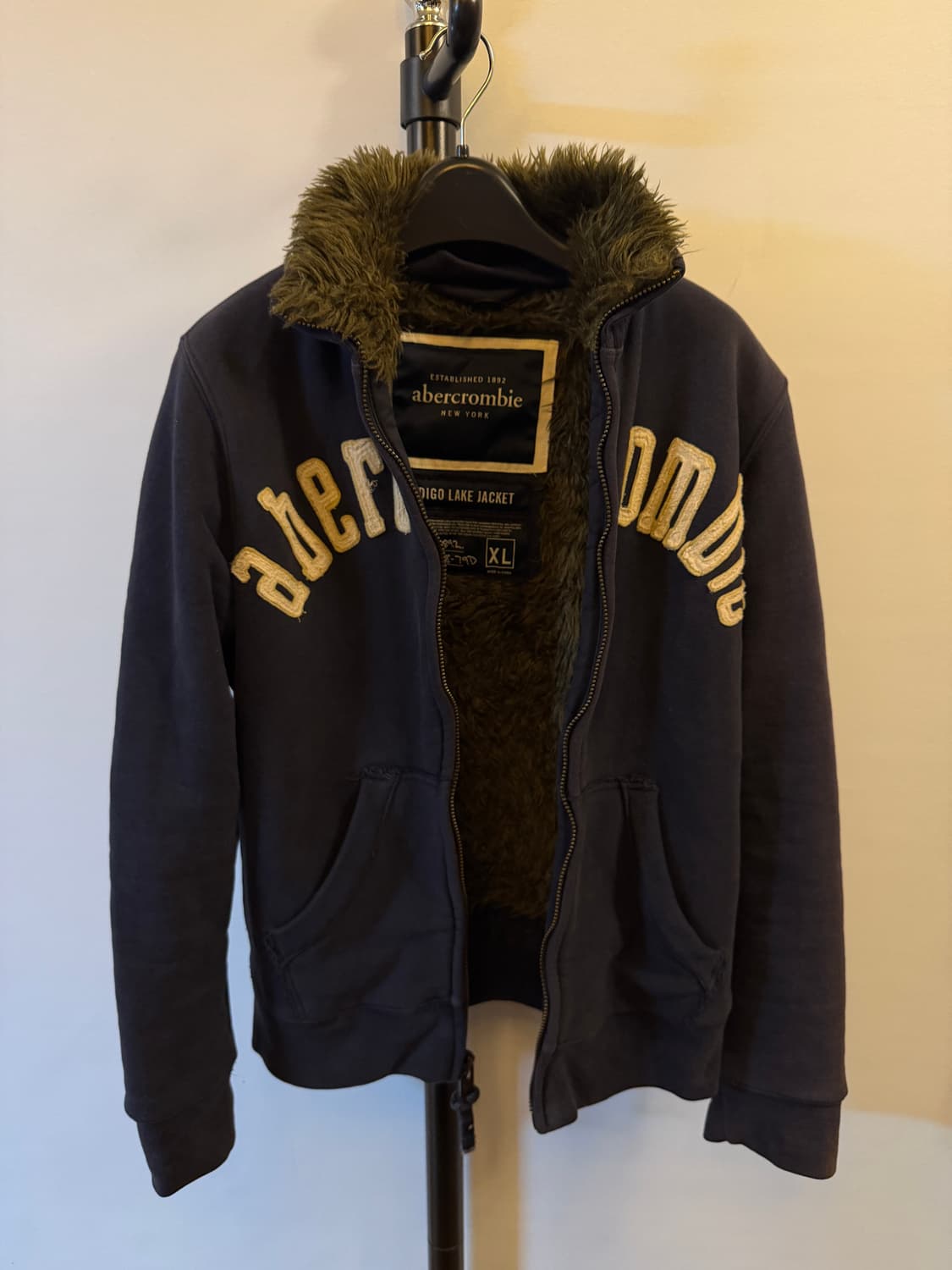 아베크롬비 울프죠 센터로고 집업 상품이미지2