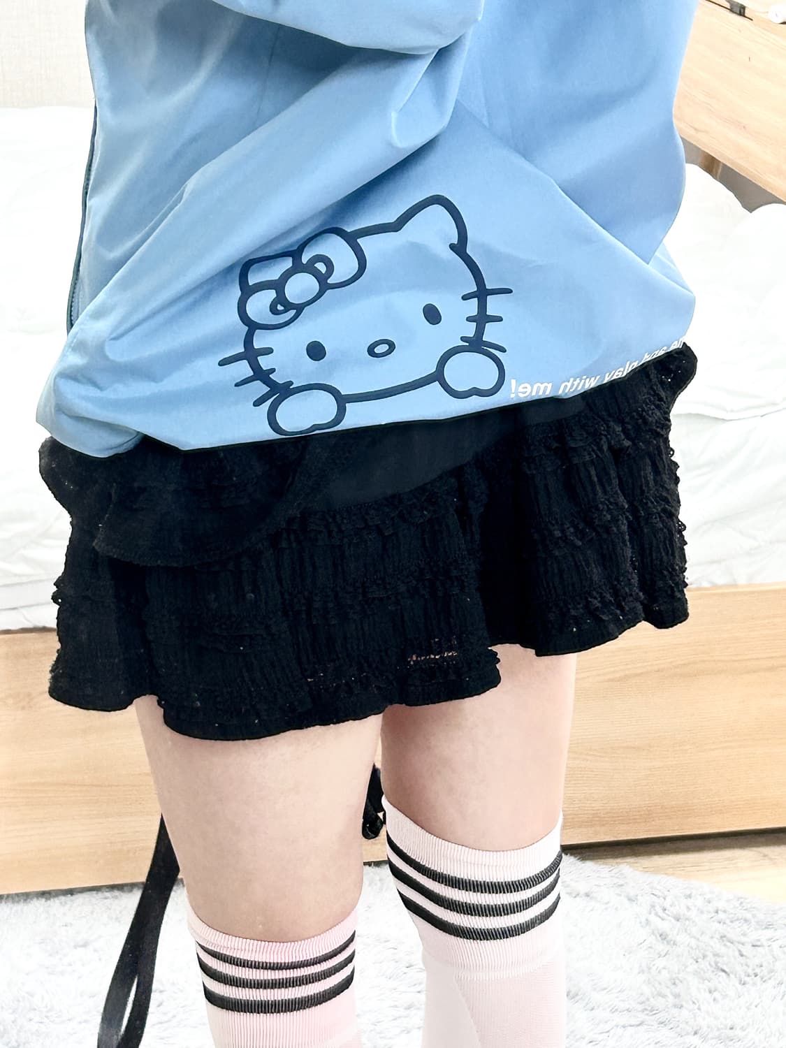 헬로키티 하늘 빅로고 바람막이 상품이미지2