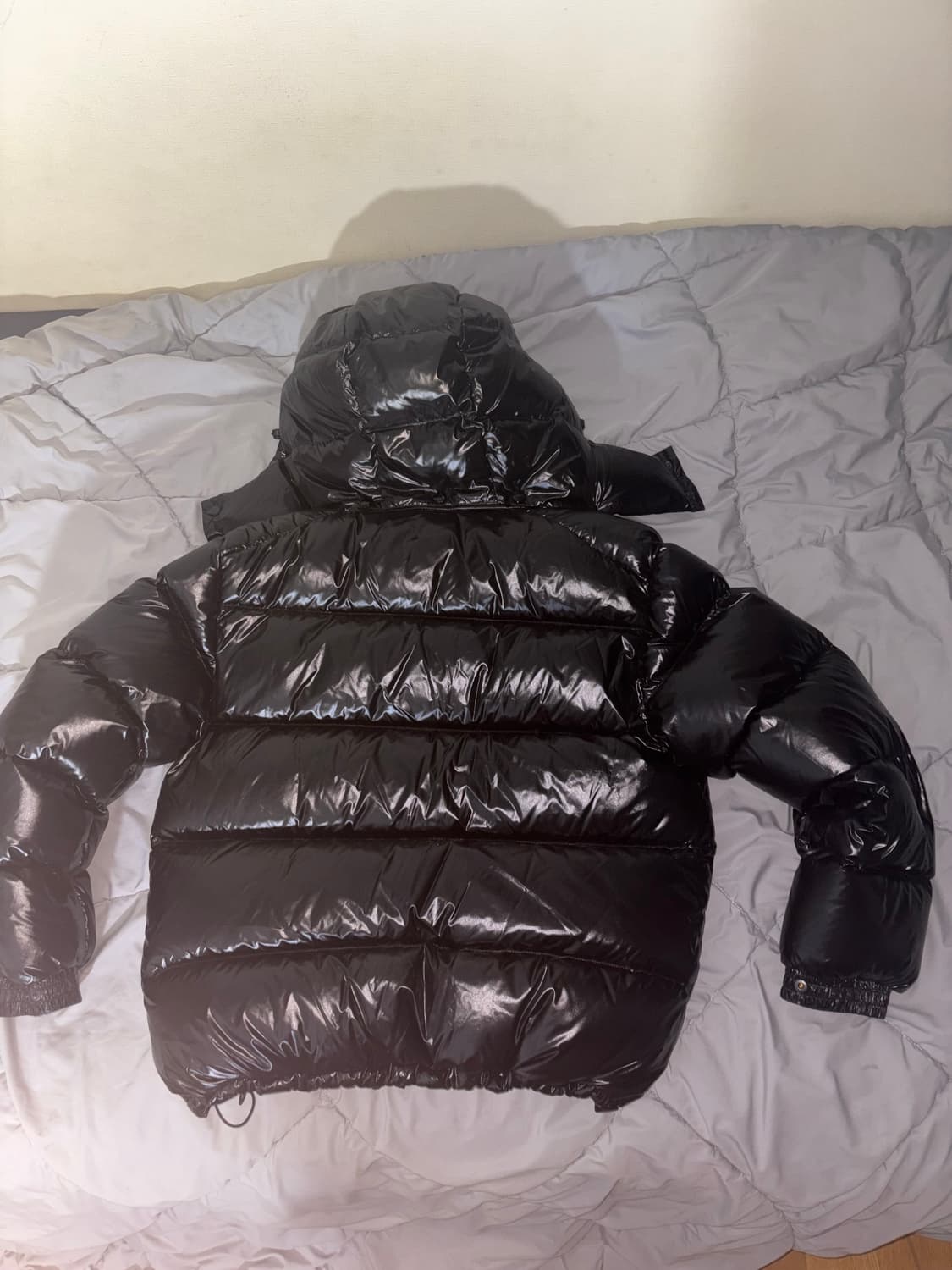 Birthdaysuit 유광 블랙 패딩(M) 판매합니다 상품이미지5