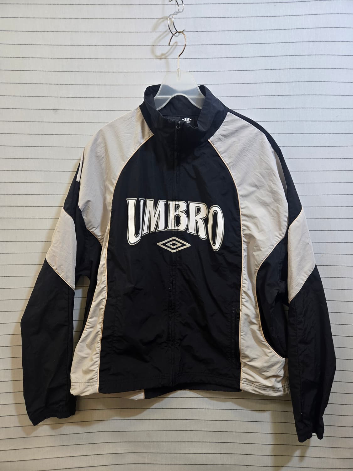 엄브로 블랙/아이보리 바람막이 자켓 상품이미지1