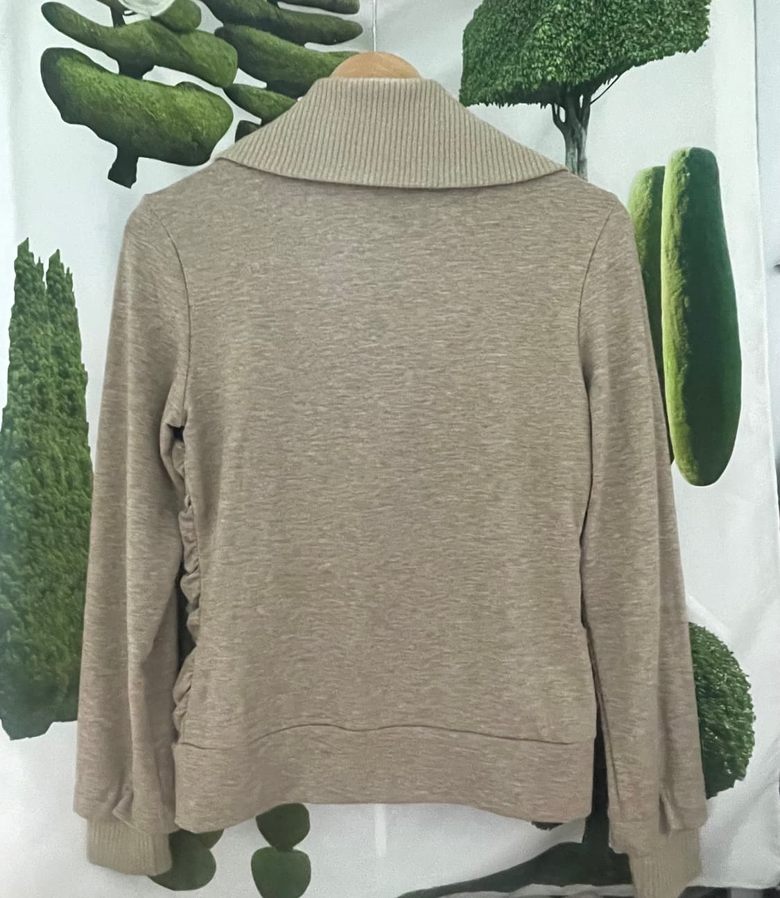 원더원더 토킨 골지 하이넥 셔링 사선 집업 상품이미지4