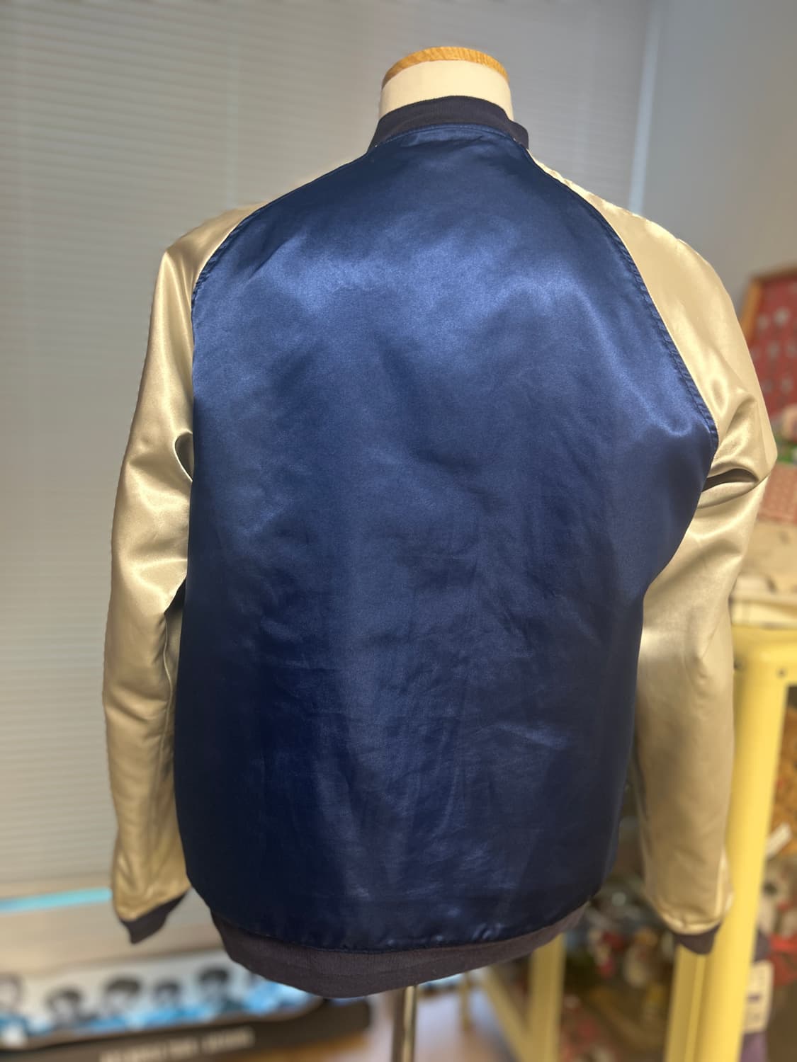 REMI RELIEF 레미릴리프 빔즈별주 리버시블 하와이 스카잔 자수 L 상품이미지8