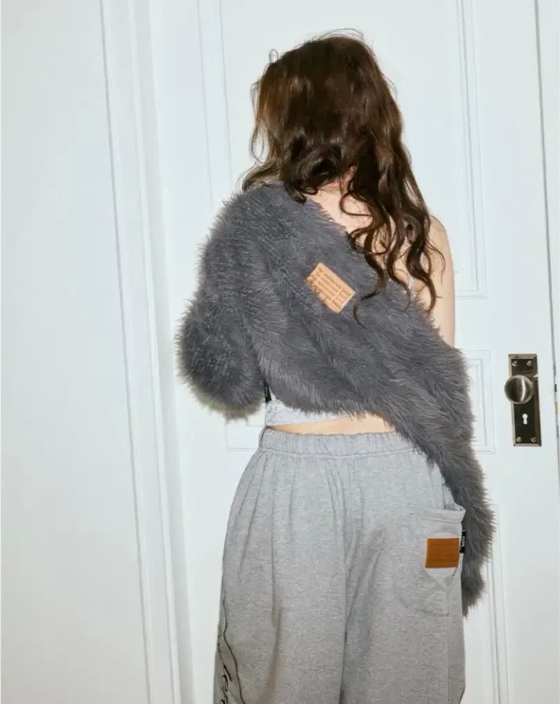 미스테리어스호텔 CROP FUR BOLERO 차콜 상품이미지4