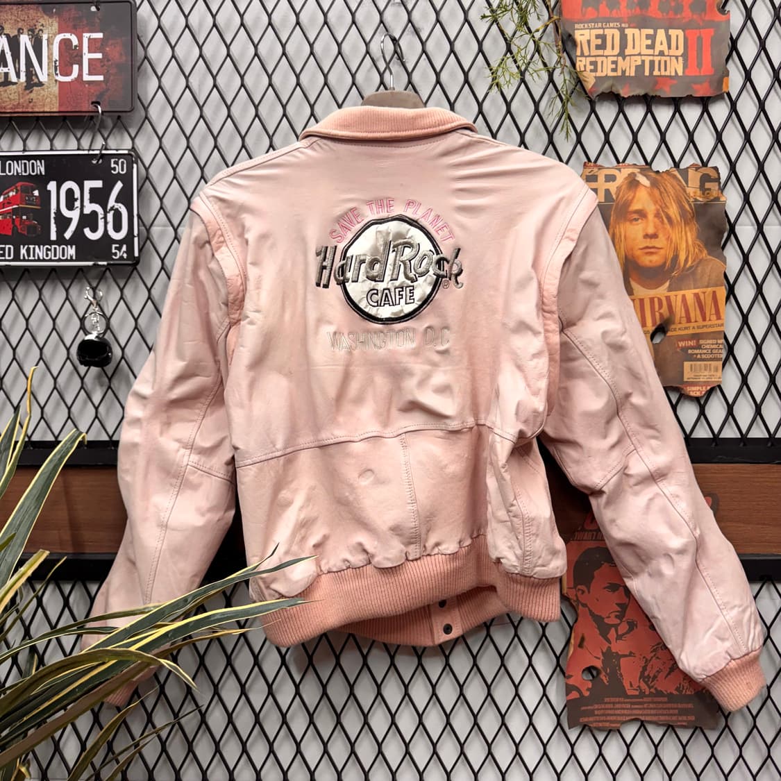 90s 하드락 카페 레더 바시티 자켓 후면 빅로고 포인트 핑크 상품이미지2