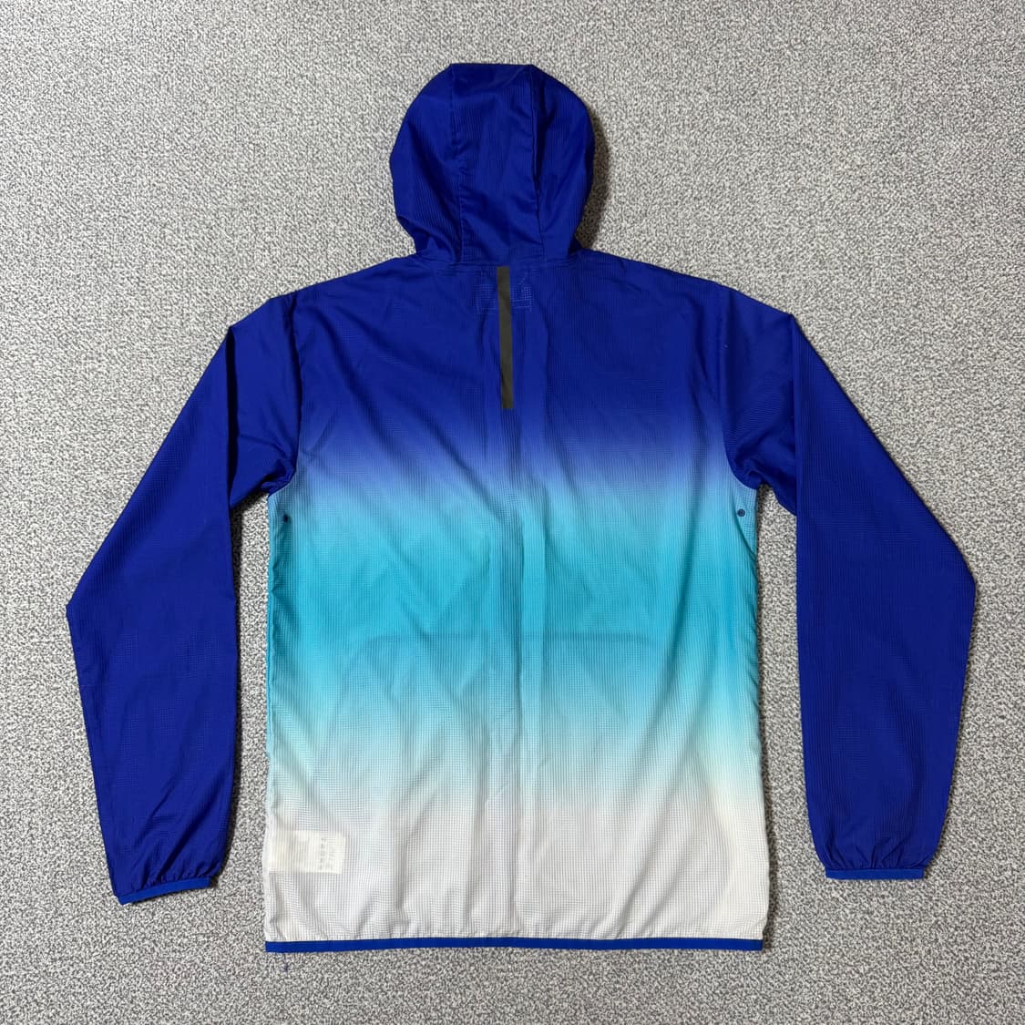 뉴발란스 러닝용 바람막이 M 상품이미지2