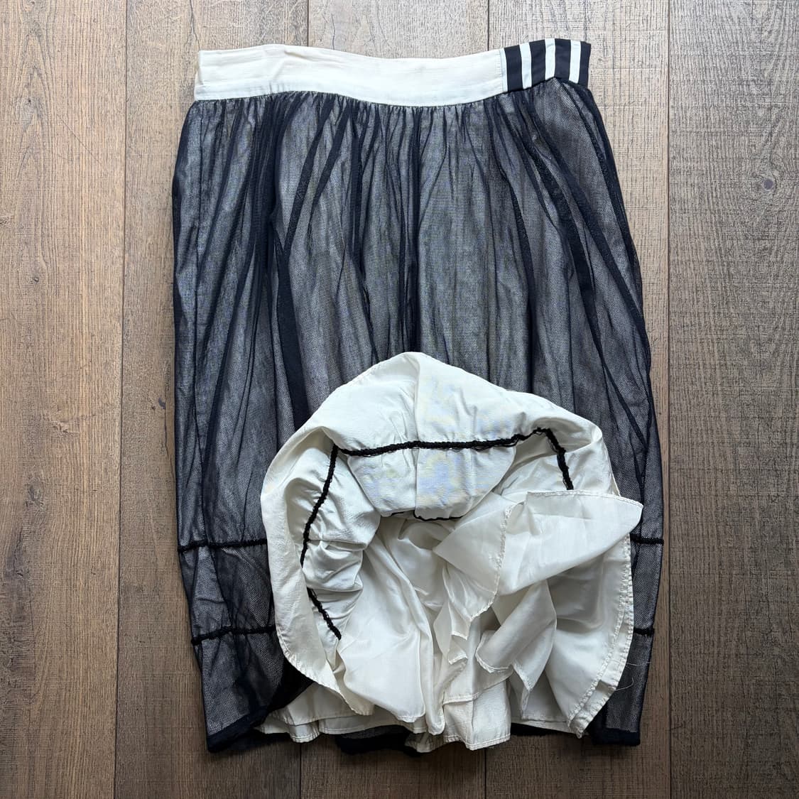 Tulle Layer Line Detail Skirt 상품이미지7