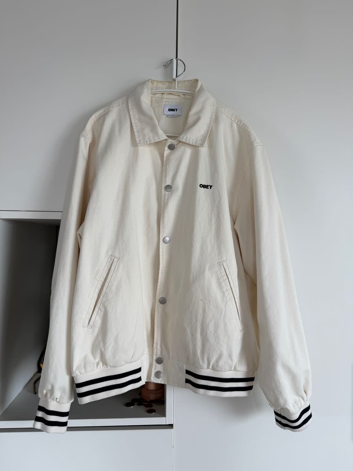 오베이 바시티 자켓 화이트 (M) 상품이미지1