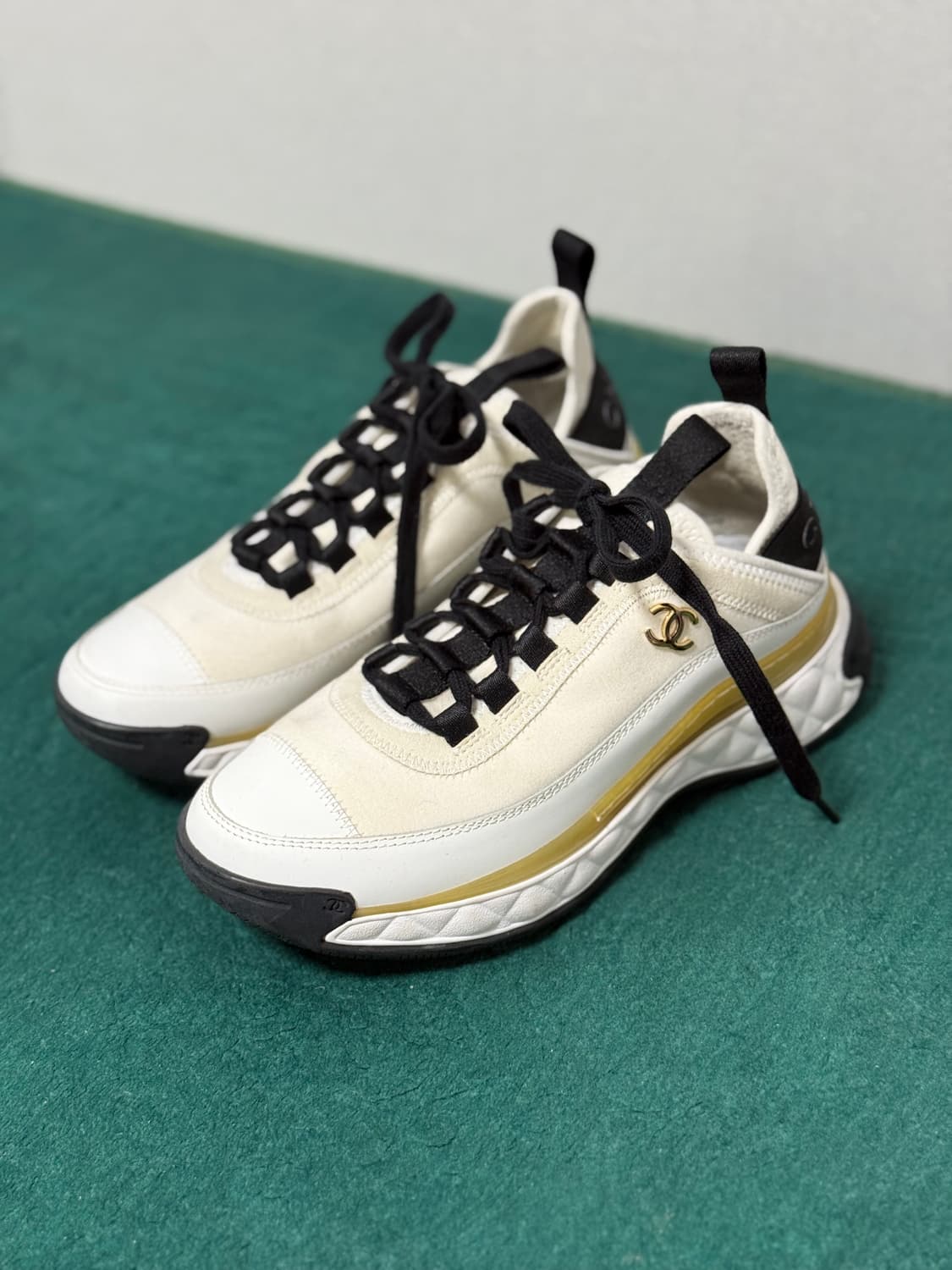 CHANEL CC Sneakers 상품이미지1