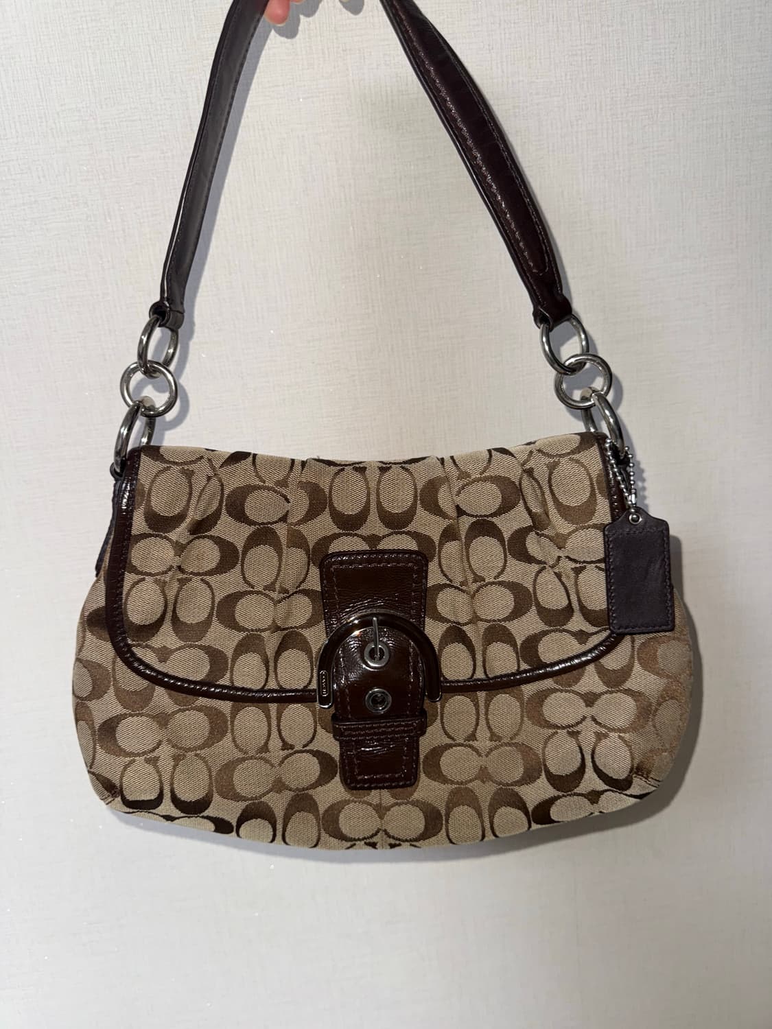 코치 소호 버클 숄더백 상품이미지1