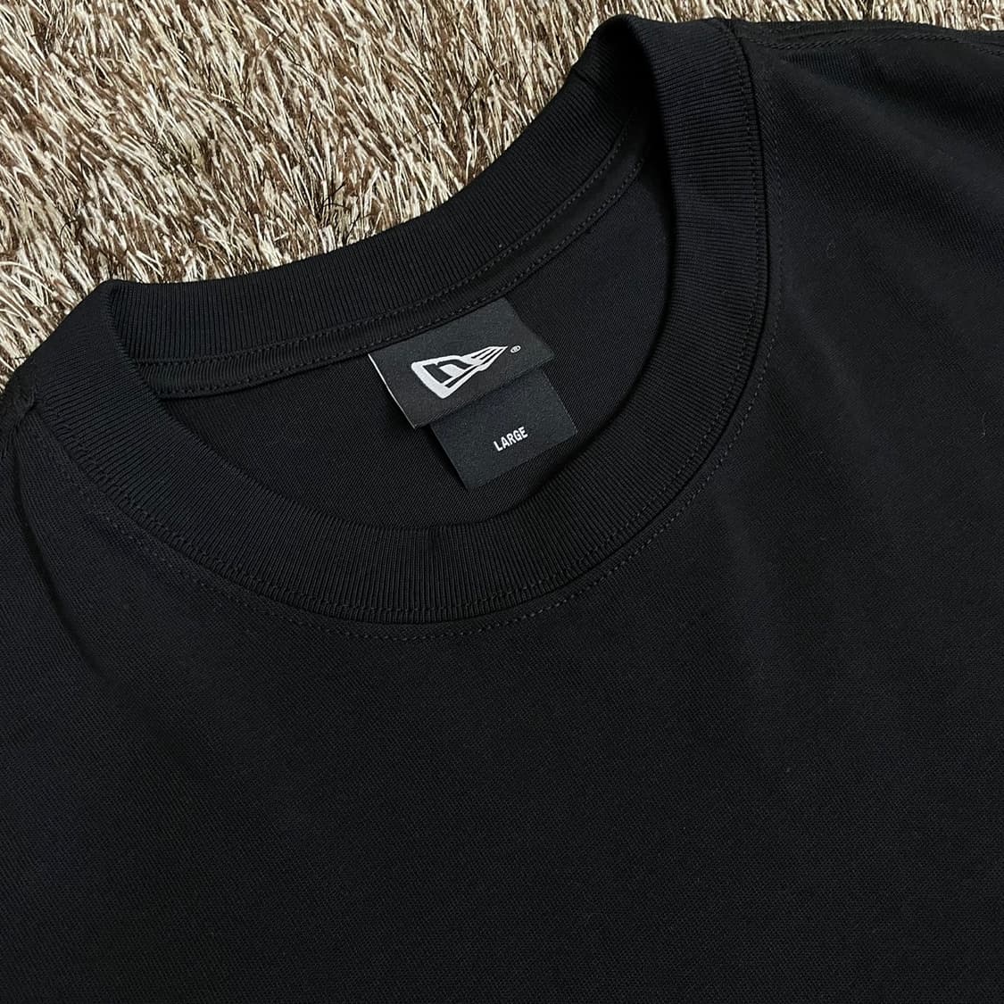 뉴에라 New Era 블랙 뉴욕 백프린팅 반팔 티셔츠 L 상품이미지4