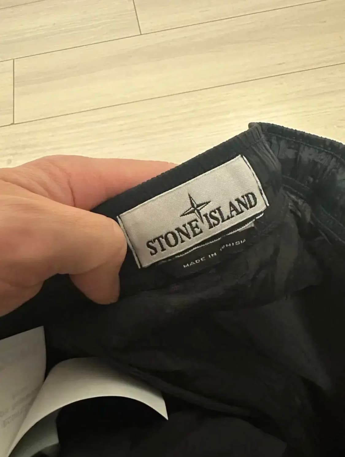 스톤아일랜드 나일론 메탈 팬츠 상품이미지3