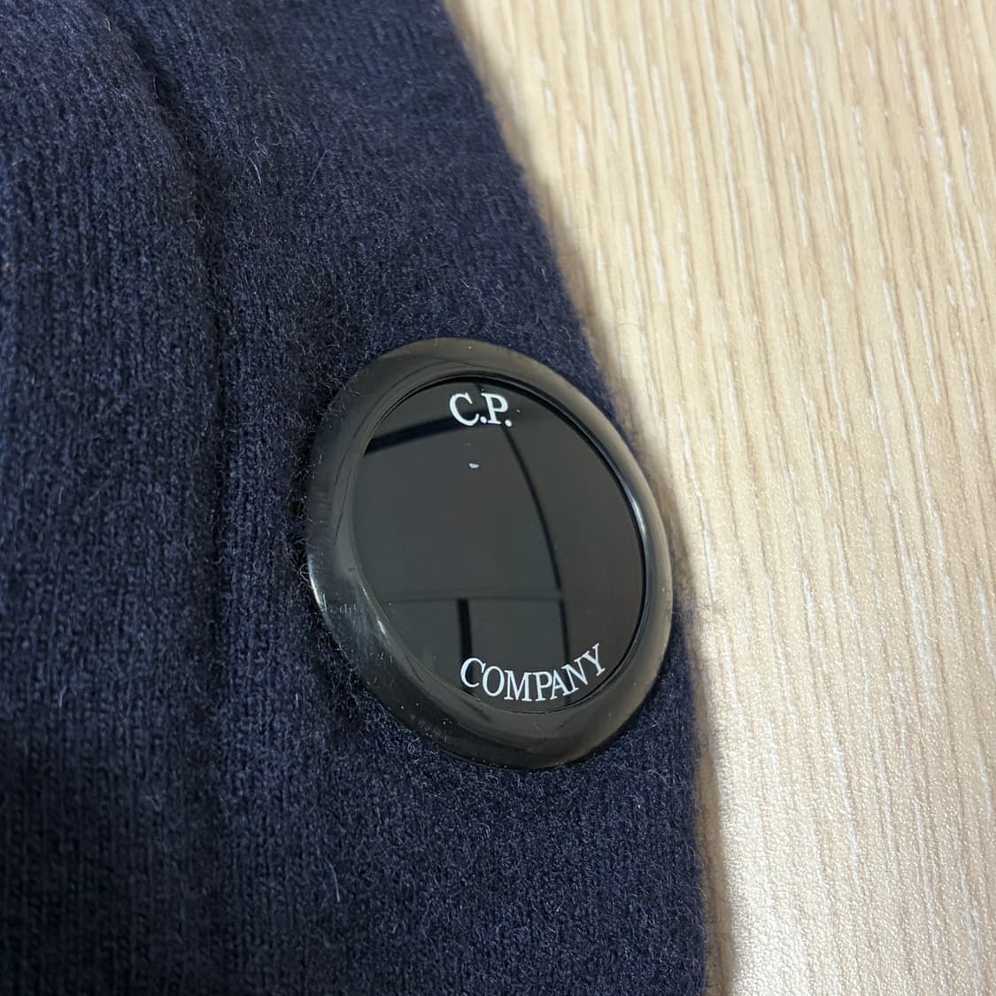 CP 컴퍼니 렌즈와펜 램스울 크루넥 니트 상품이미지3