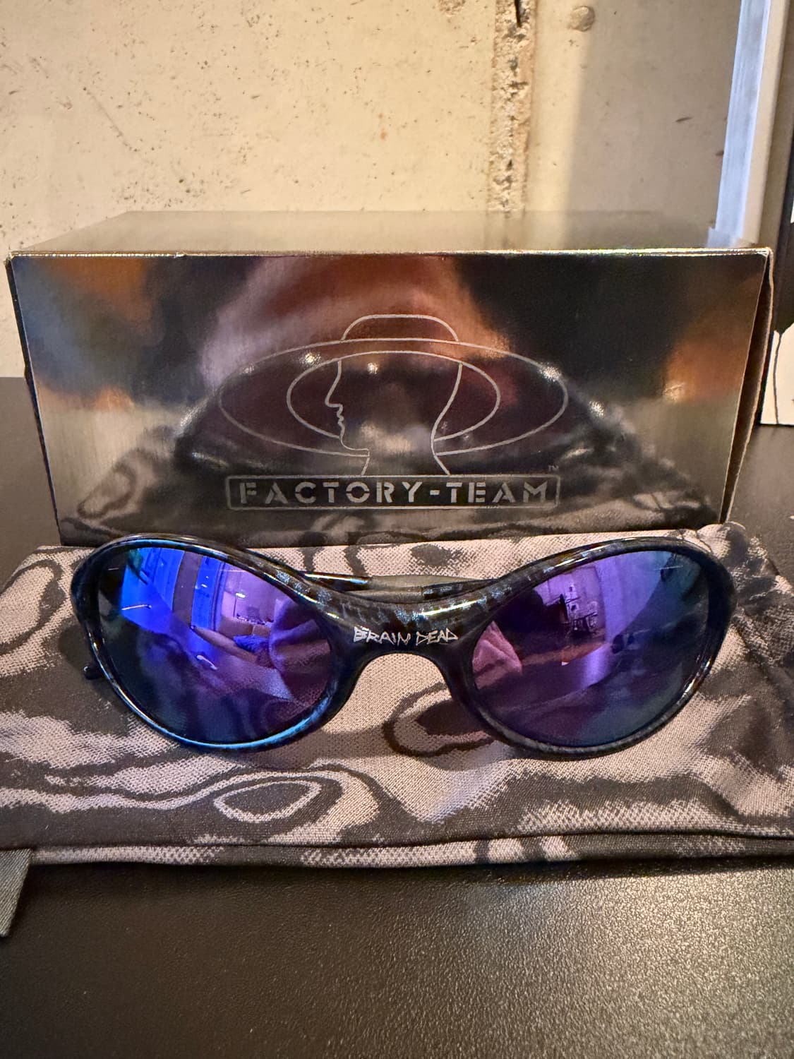 오클리 X 브레인데드 아이자켓 선글라스 [OS] 상품이미지3