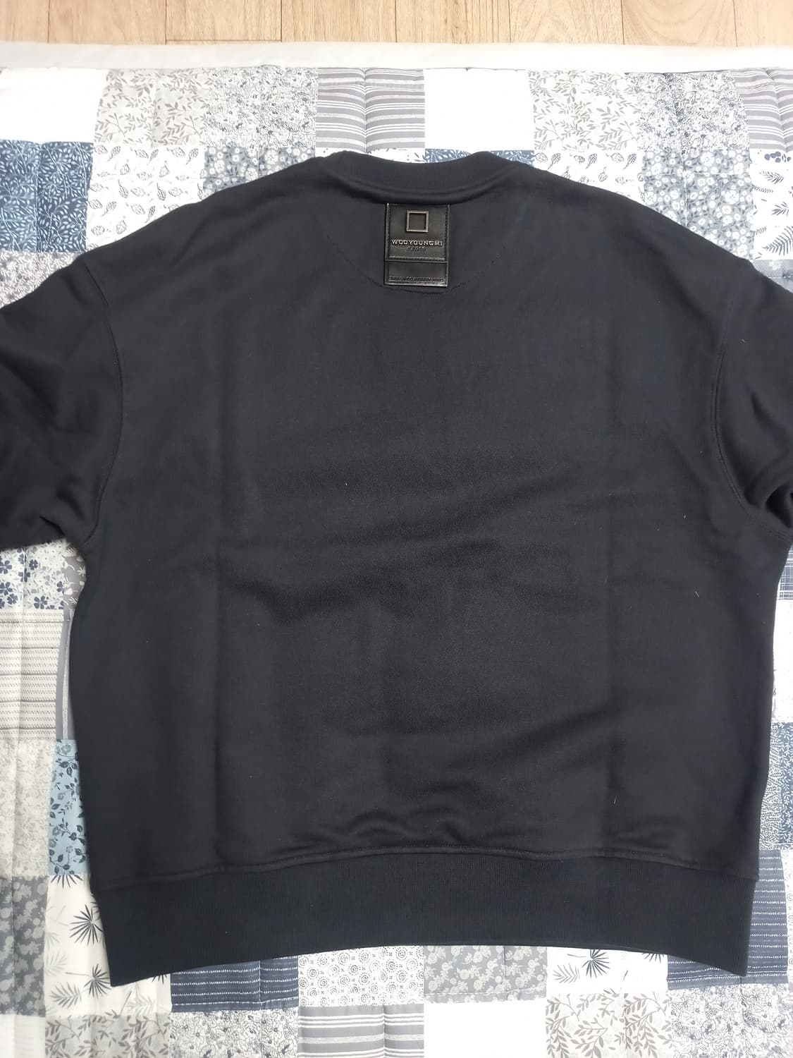 우영미 시그니처 맨투맨티  블랙 44(실용105~110) 상품이미지7