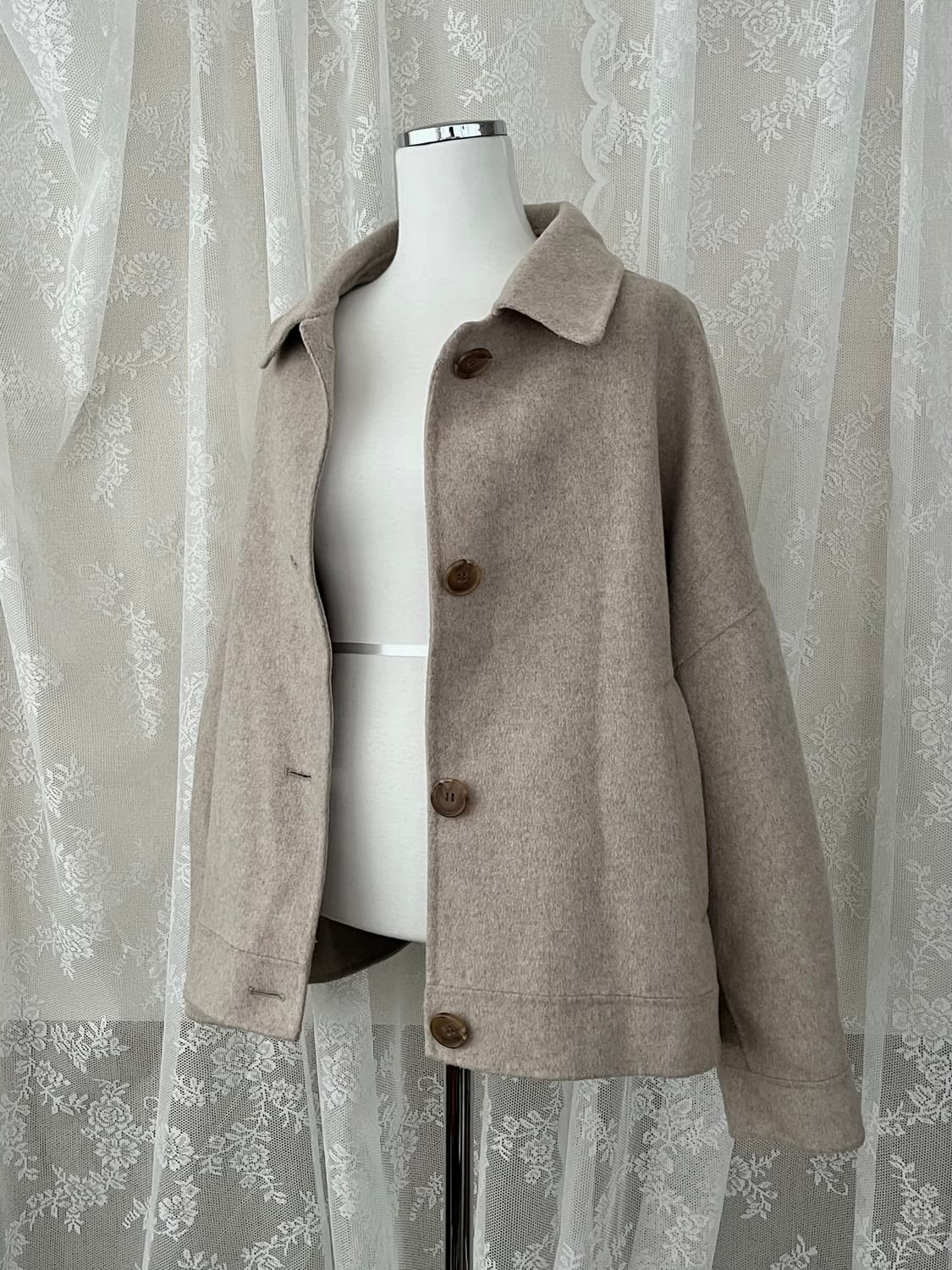 66) 리스트 핸드메이드 숏 코트 베이지 상품이미지2