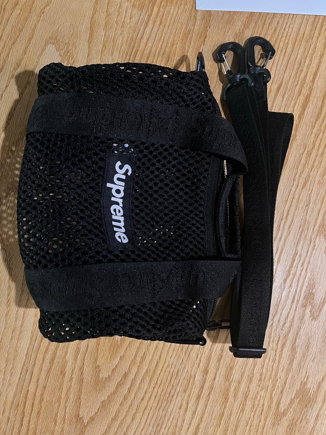 슈프림 매쉬 미니 더플백 (BK) 상품이미지4