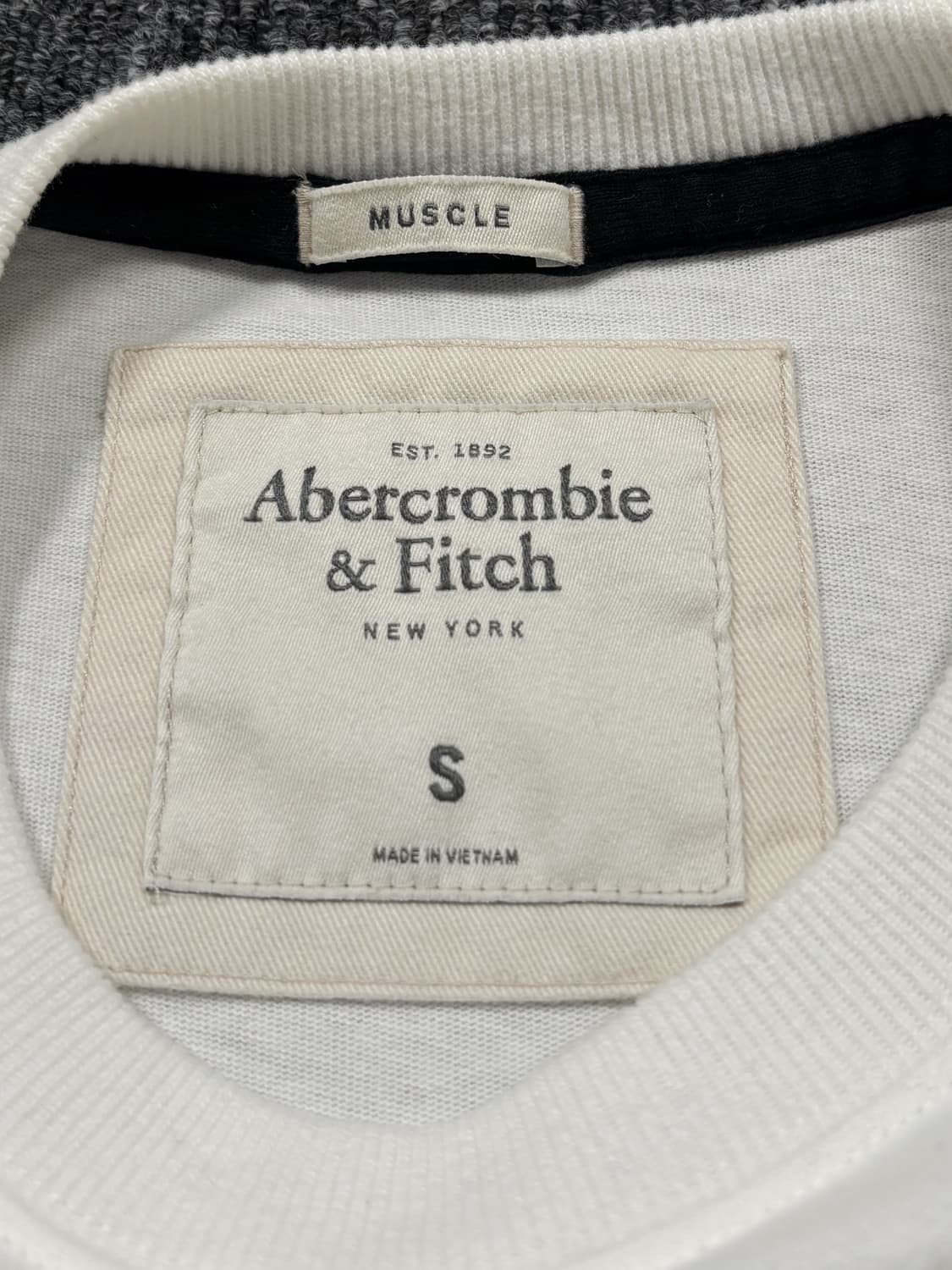 아베크롬비 화이트 롱슬리브 상품이미지5