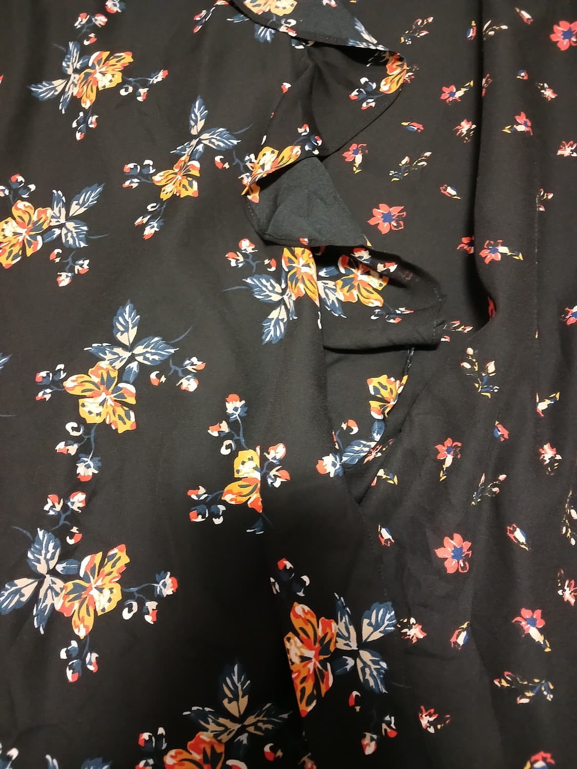 Gu 프릴 사선 플라워 블랙 스커트 상품이미지2