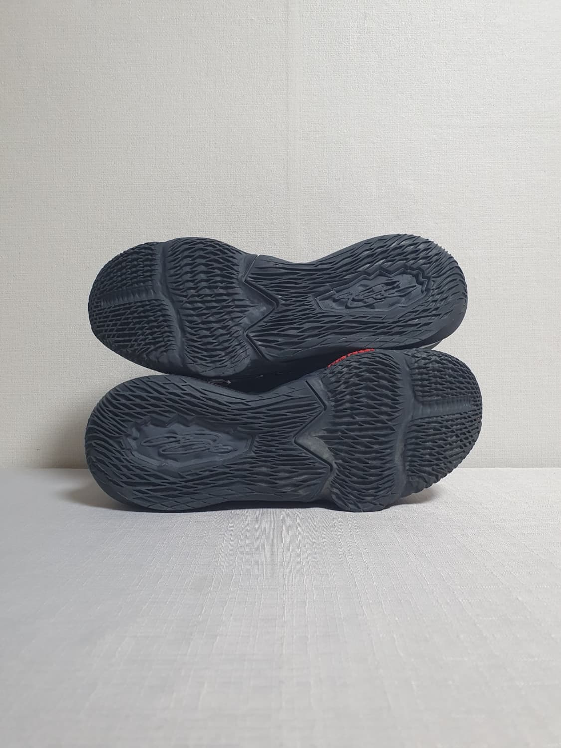 나이키 르브론 17 로우 브레드 블랙 유니버시티 레드 235mm 상품이미지7