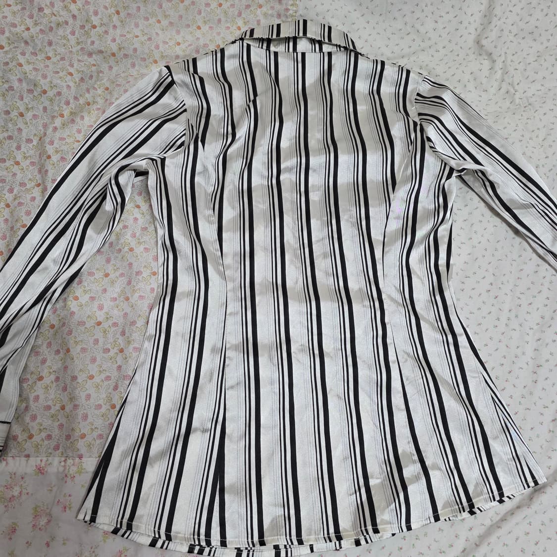 빈티지 스프라이트 실버 셔링 새틴 오네갸루 셔츠 펑크 공겜여주 긱시크 상품이미지5